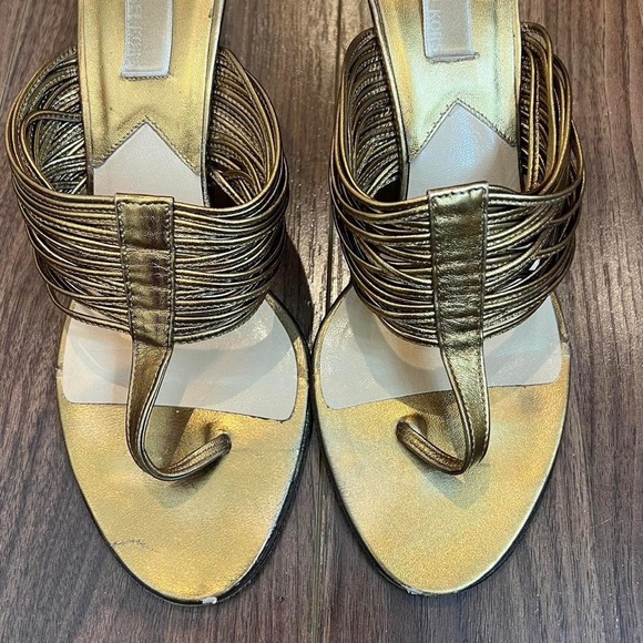 Michael Kors Gold Open Toe Strappy Leather Thong Heels - Picture 7 of 7